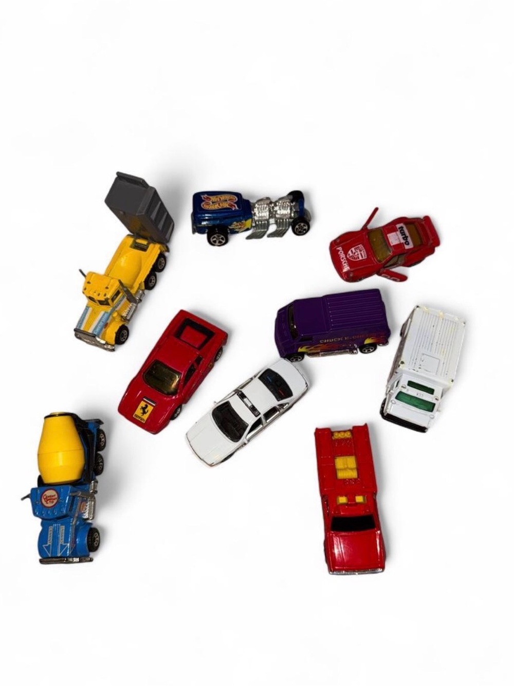 VINTAGE Lot of 9  Hot Wheels/ Matchbox cars and trucks